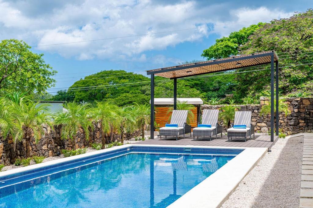 Tamarindo Beach, Prime Location, Fantastic Watersalt Pool & Cold Plunge, Family & Friends Εξωτερικό φωτογραφία